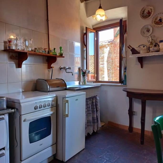 La Casa Del Gallo Radicondoli Bagian luar foto